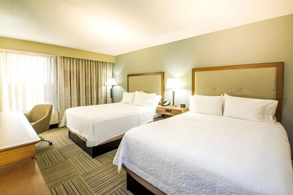 Inn at Philadelphia Airport interior in Philadelphia, PA — gallery photo 2