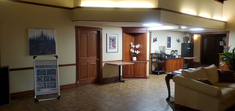 Americas Best Value Inn Chippewa Falls property views in Chippewa Falls, WI — gallery photo 3
