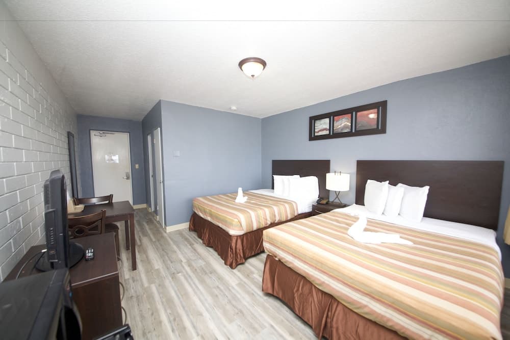 The Beach House Inn interior in Daytona Beach, FL — gallery photo 2