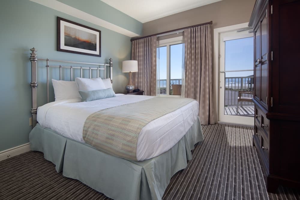 Holiday Inn Club Vacations Galveston Beach Resort by IHG property views in Galveston, TX — gallery photo 3