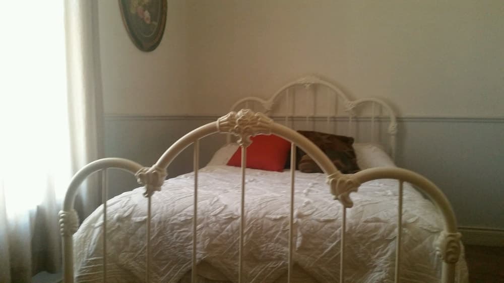 Columbus Hotel interior in Ouray, CO — gallery photo 2