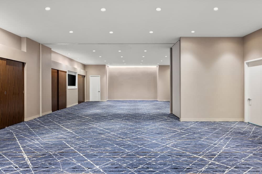 Residence Inn New York The Bronx At Metro Center Atrium interior in Bronx, NY — gallery photo 2
