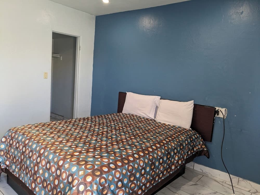 Green spot motel gallery photo in Victorville, CA — image 8