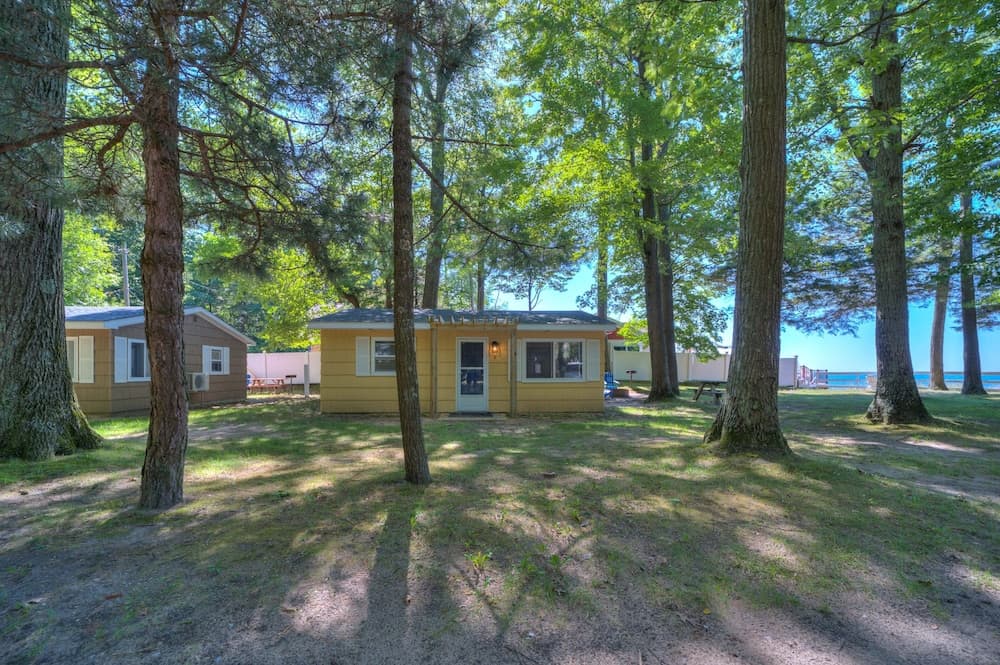 Scenic Drive Resort by DreamStay gallery photo in Muskegon, MI — image 15