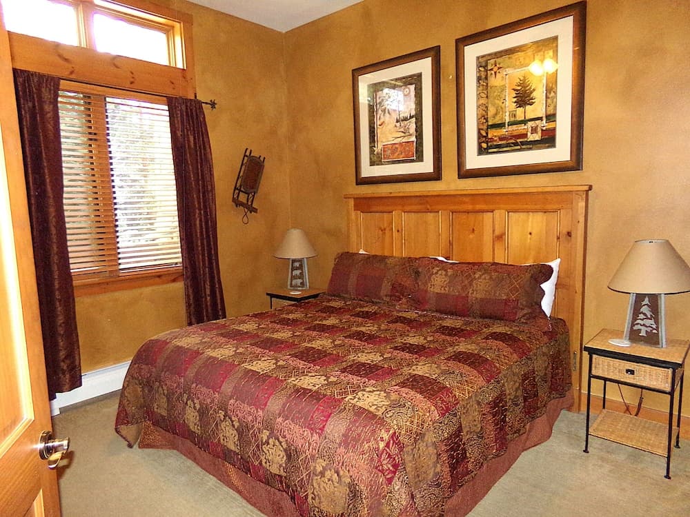 TLGM The Timbers 1 Bed 2 Bath property views in Keystone, CO — gallery photo 3