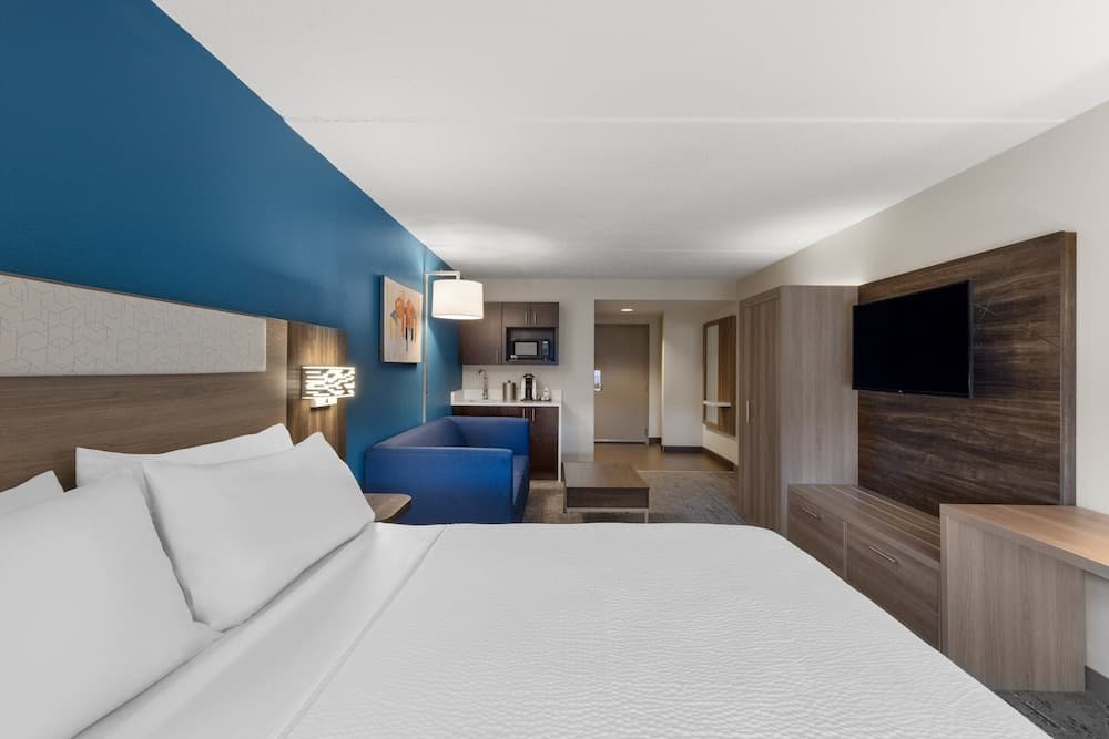 Holiday Inn Express Hotel & Suites Danbury - I-84 by IHG gallery photo in Danbury, CT — image 41