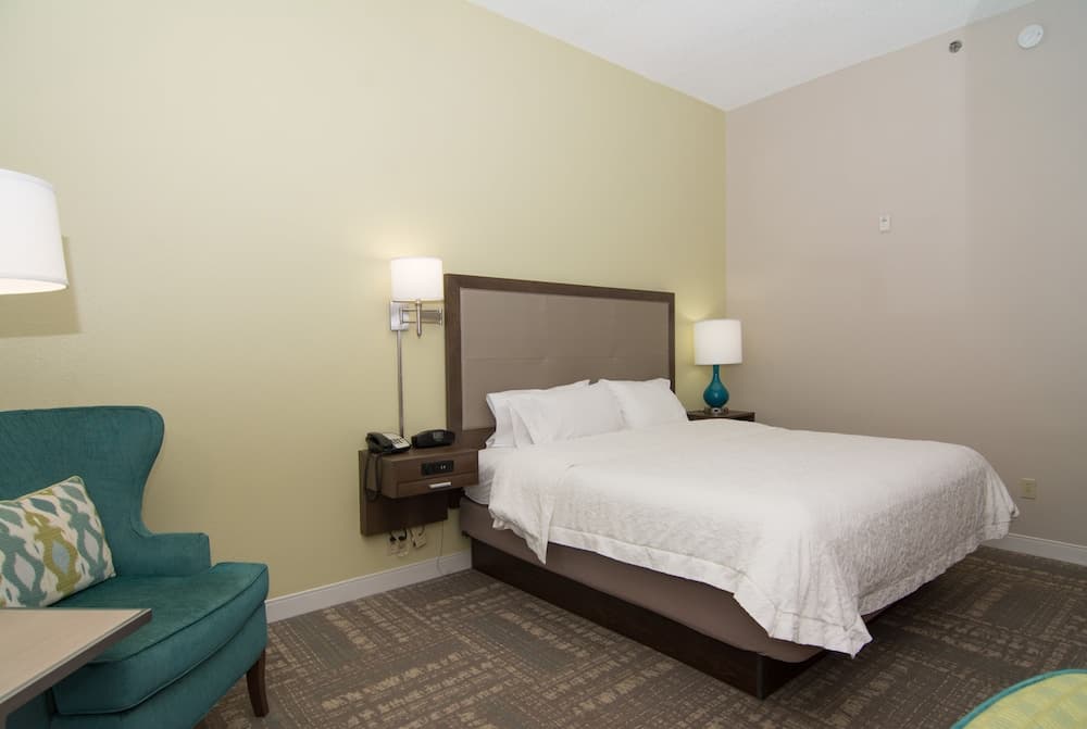 Hampton Inn Jacksonville I-10 West property views in Jacksonville, FL — gallery photo 3