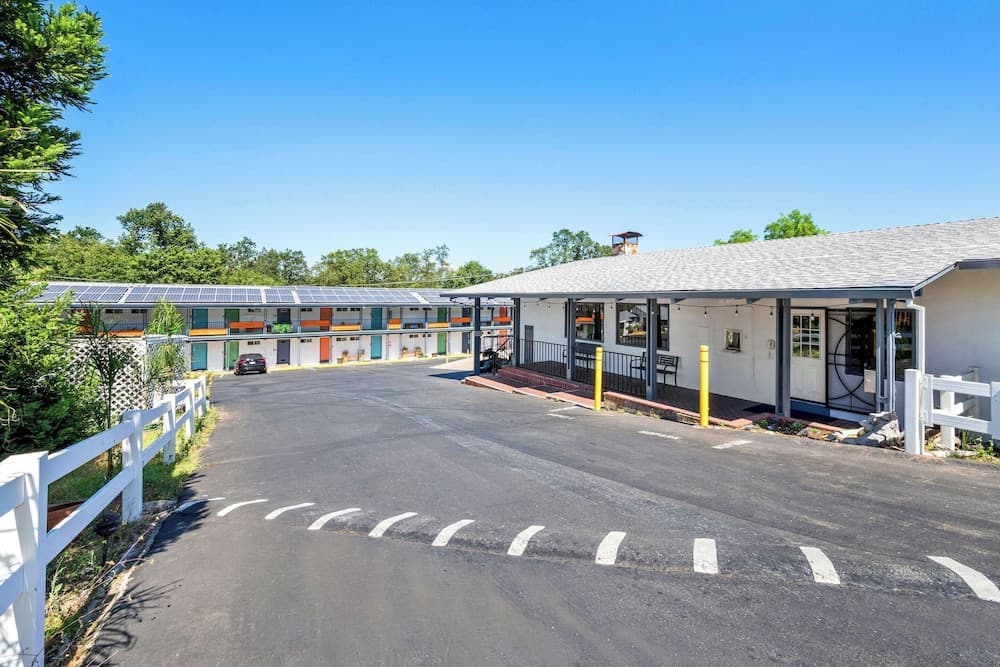 Quality Inn & Suites Jackson gallery photo in Jackson, CA — image 11