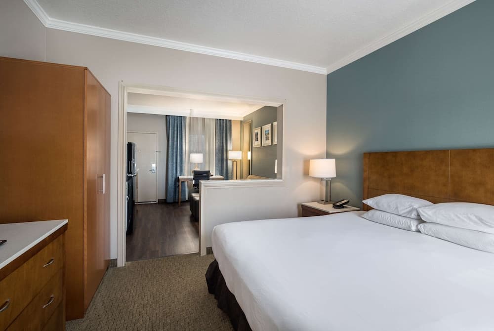 MainStay Suites John Wayne Airport by Choice Hotels gallery photo in Santa Ana, CA — image 9