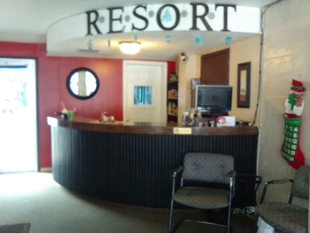 The Resort interior in Falls of Rough — gallery photo 2