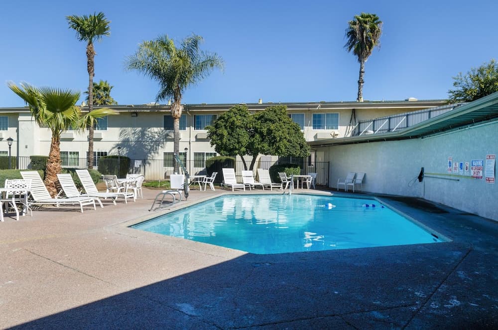 Ramada by Wyndham Merced gallery photo in Merced, CA — image 34