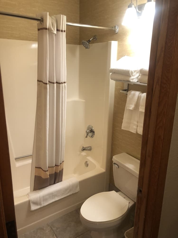 Express Suites Riverport Inn & Suites gallery photo in Winona, MN — image 16
