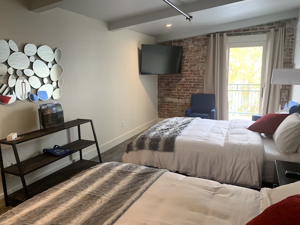 Manhattan Hotel Salida interior in Salida, CO — gallery photo 2