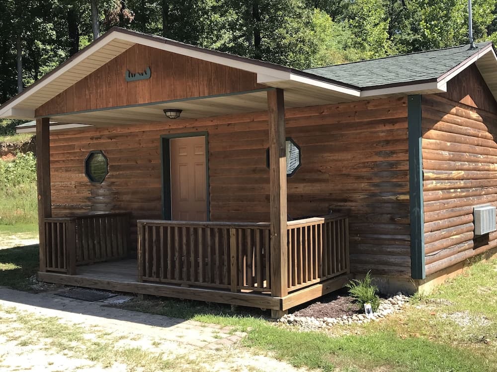 Bullwinkles Rustic Lodge interior in Poplar Bluff, MO — gallery photo 2