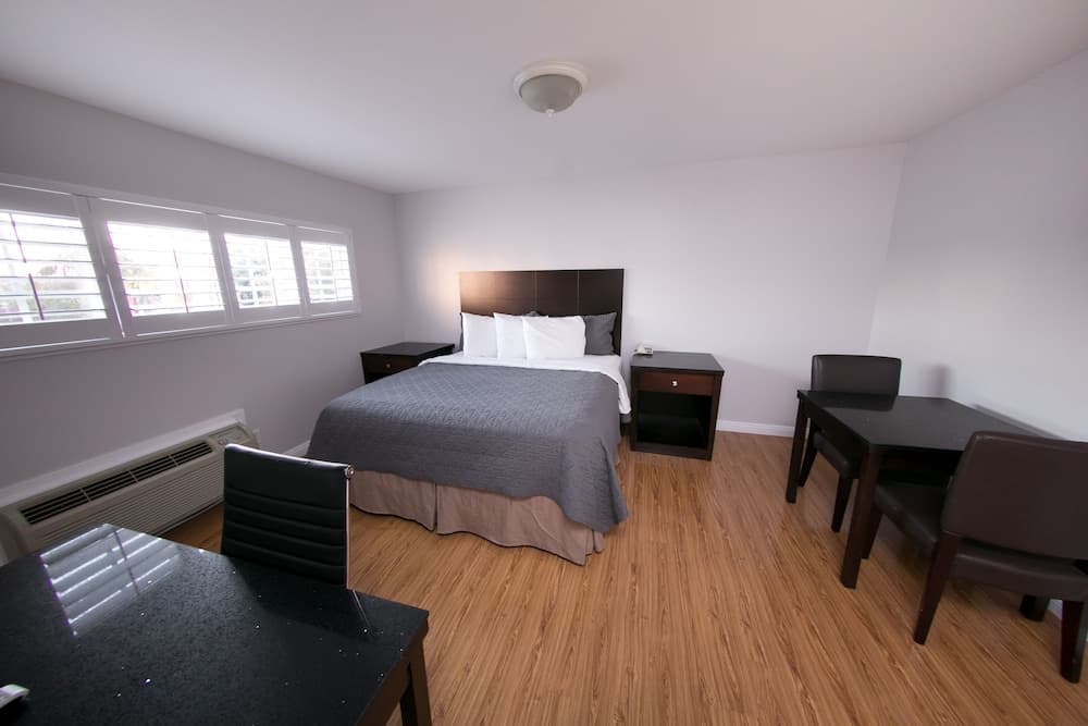 Metropolitan Inn & Suites property views in Los Angeles, CA — gallery photo 3
