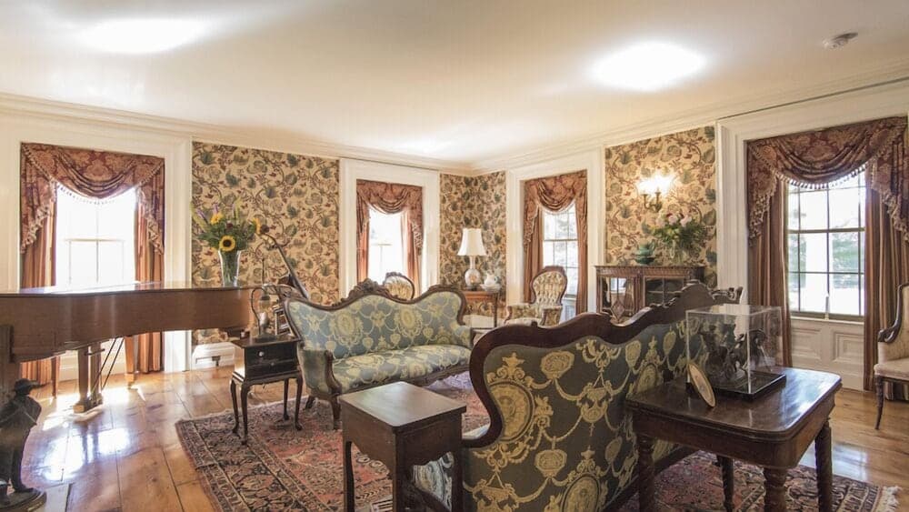 Brinckerhoff Inn interior in Fishkill, NY — gallery photo 2