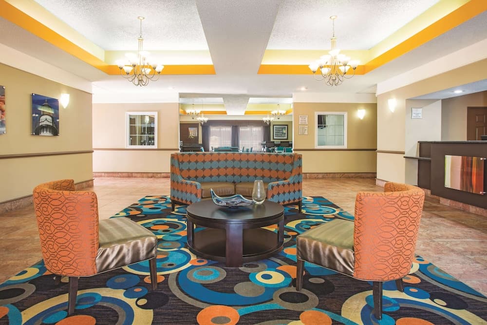 Spark by Hilton Kingsland interior in Kingsland, GA — gallery photo 2