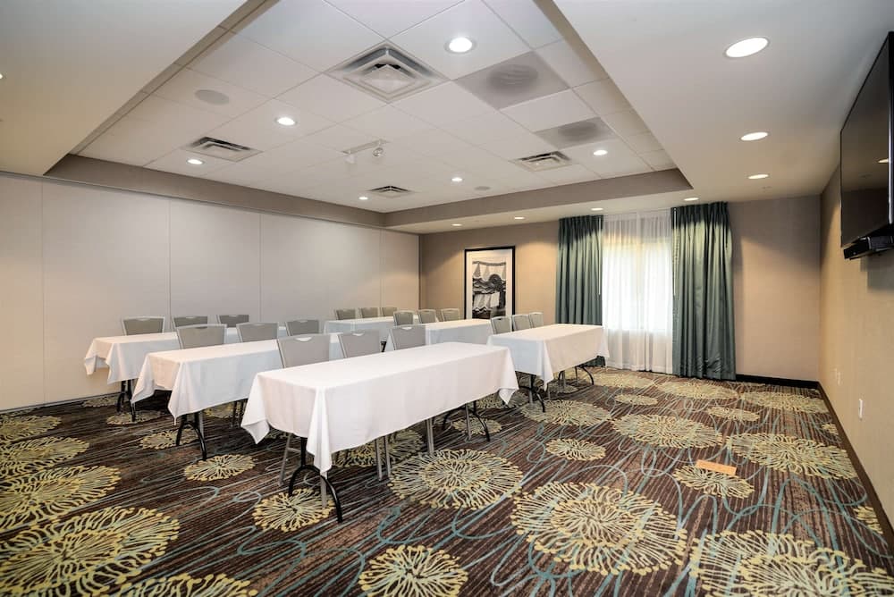 Hampton Inn Brighton gallery photo in Brighton, MI — image 50