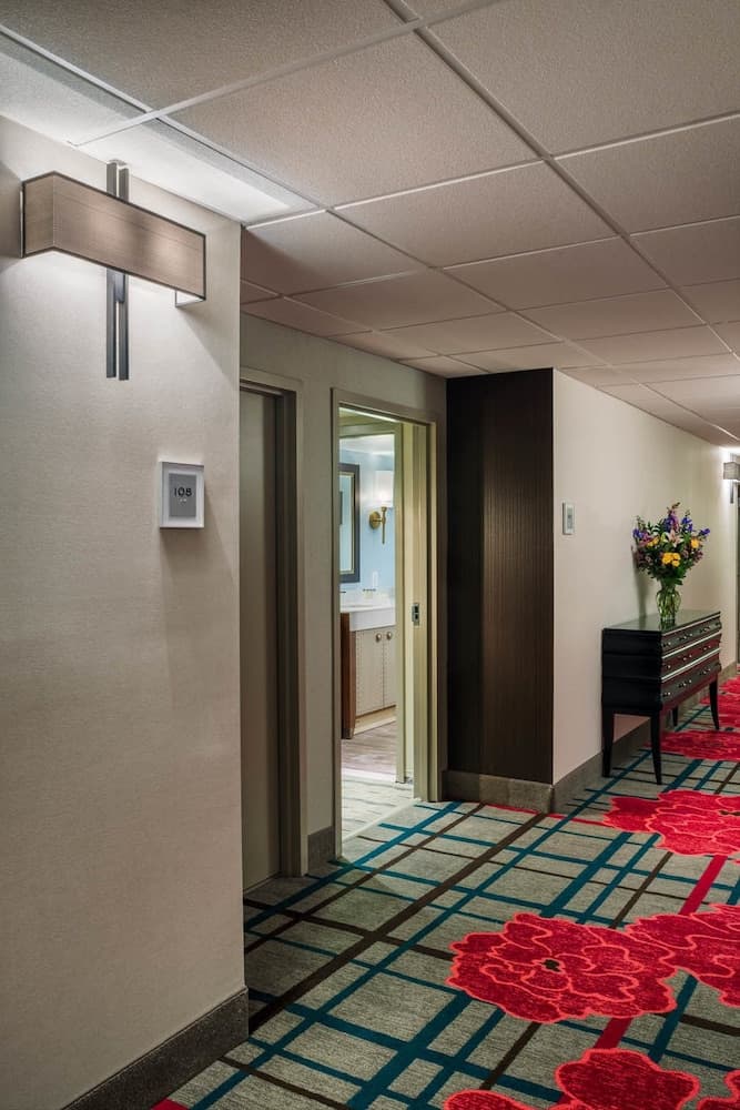 The Kenilworth Hotel - Airport West gallery photo in Kenilworth, NJ — image 24
