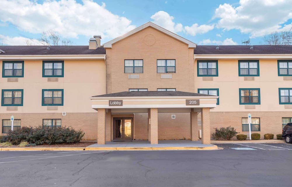 Extended Stay America Suites Washington DC Gaithersburg N featured exterior or lobby in Gaithersburg, MD — similar hotel