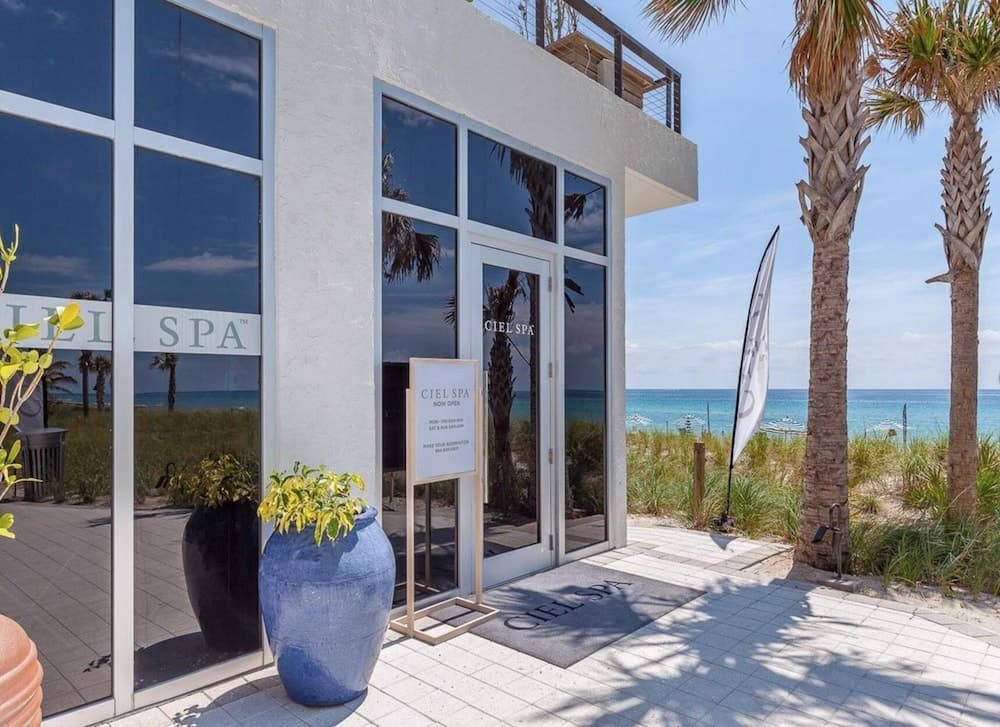 Beachwalk Vacation interior in Hallandale Beach, FL — gallery photo 2