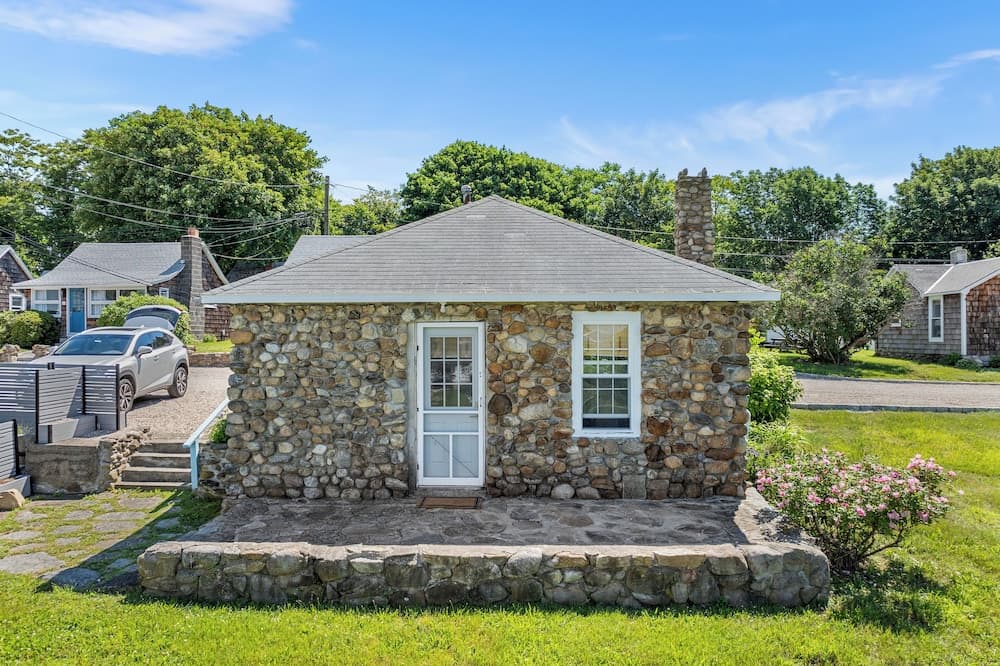 Marina Bay Cottages gallery photo in Waterford — image 25