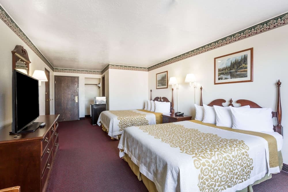 Days Inn by Wyndham Evanston WY property views in Evanston, WY — gallery photo 3