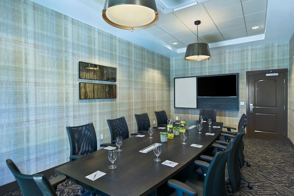 Oxford Suites Sonoma County gallery photo in Rohnert Park, CA — image 28