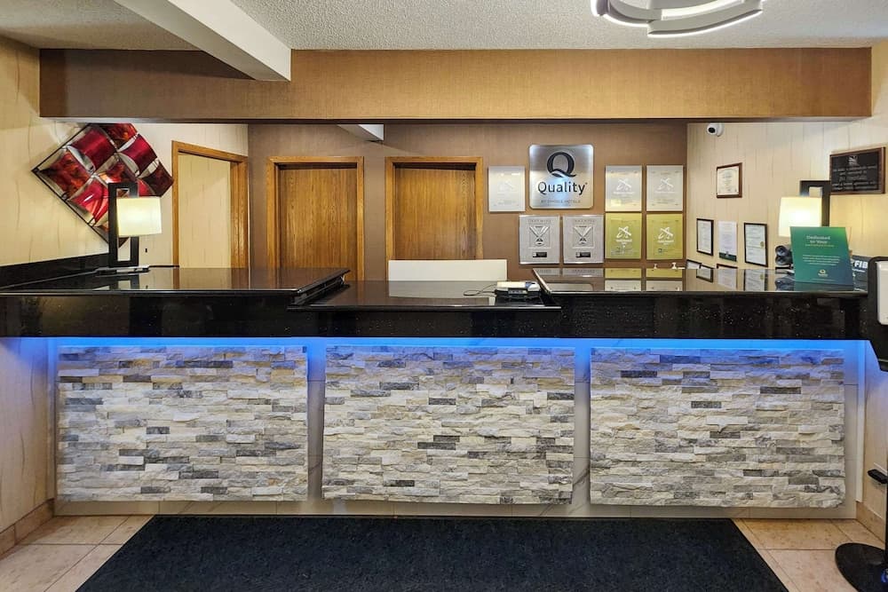 Quality Inn & Suites Davenport near I-80 property views in Davenport, IA — gallery photo 3
