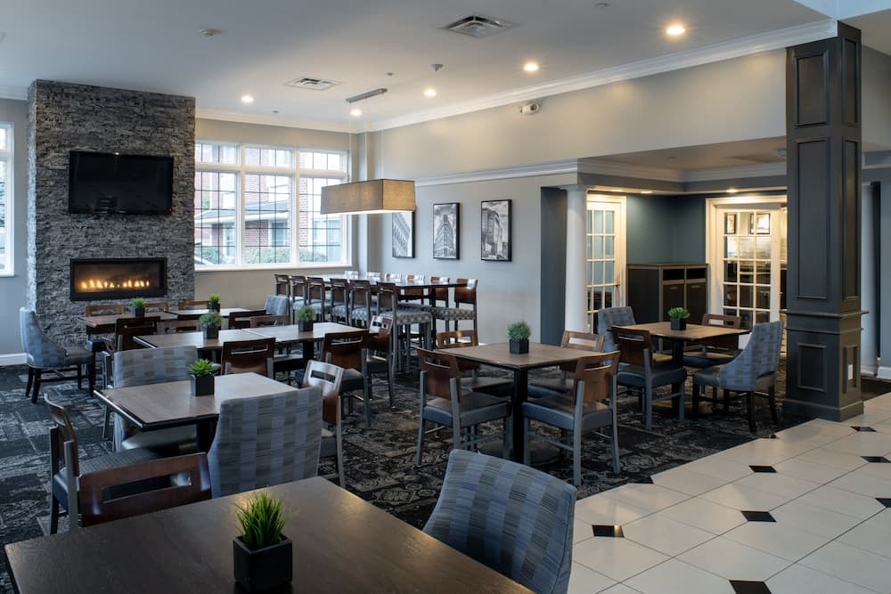 Best Western Plus Franklin Square Inn Troy/Albany interior in Troy, NY — gallery photo 2
