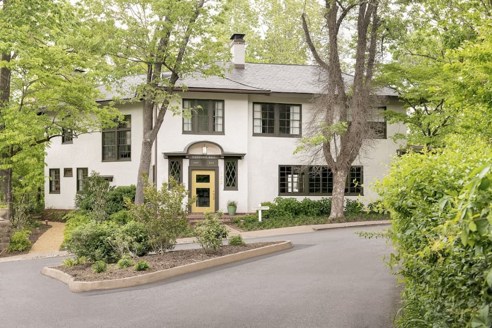 Oakhurst Inn at the University gallery photo in Charlottesville, VA — image 23