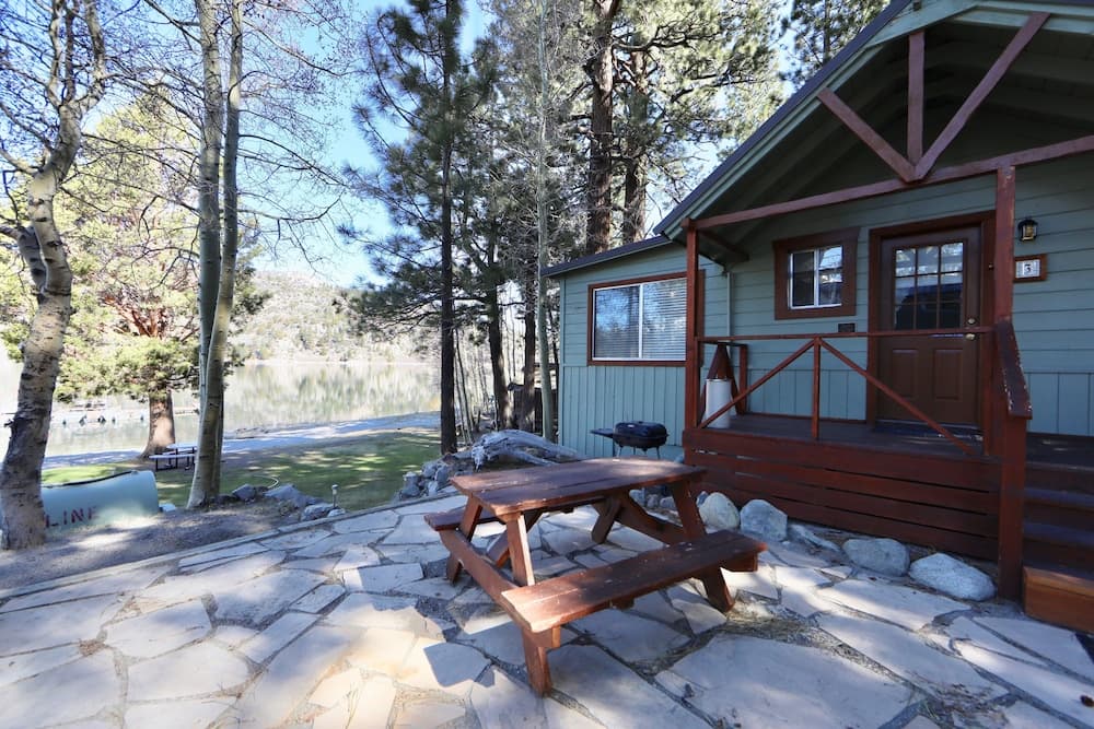Big Rock Resort interior in June Lake, CA — gallery photo 2