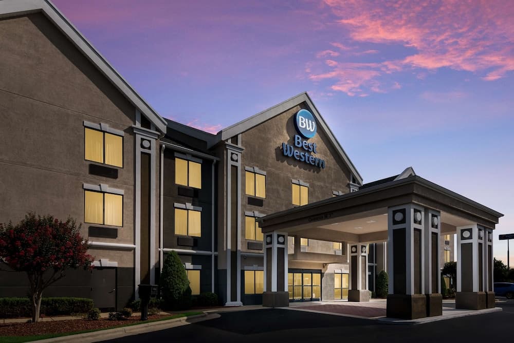 Spark by Hilton Smithfield I-95 featured exterior or lobby in Smithfield, NC — similar hotel