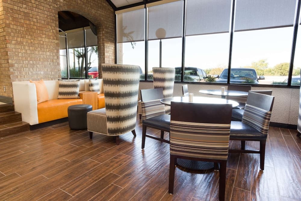 Drury Inn & Suites Austin North interior in Austin, TX — gallery photo 2