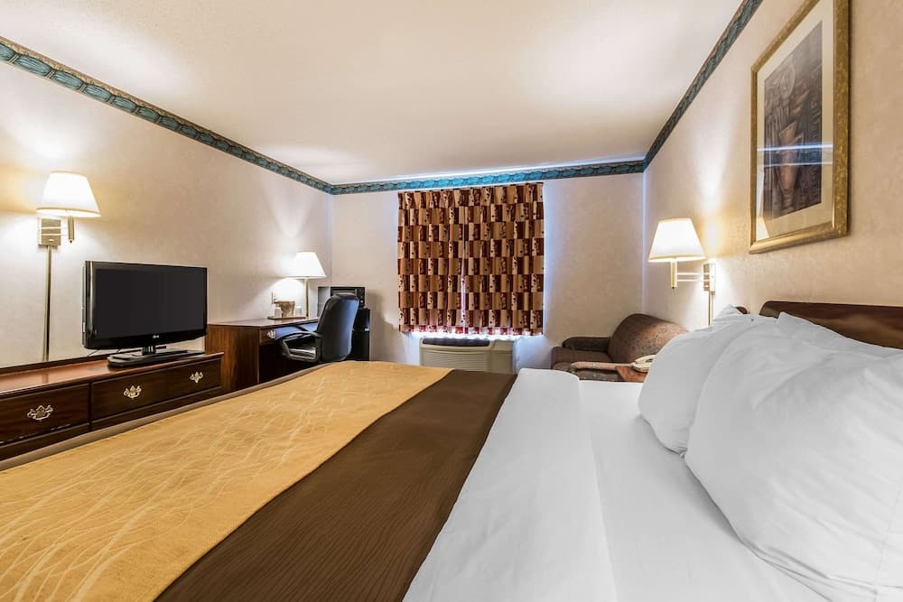 Quality Inn & Suites Evansville North gallery photo in Evansville, IN — image 16