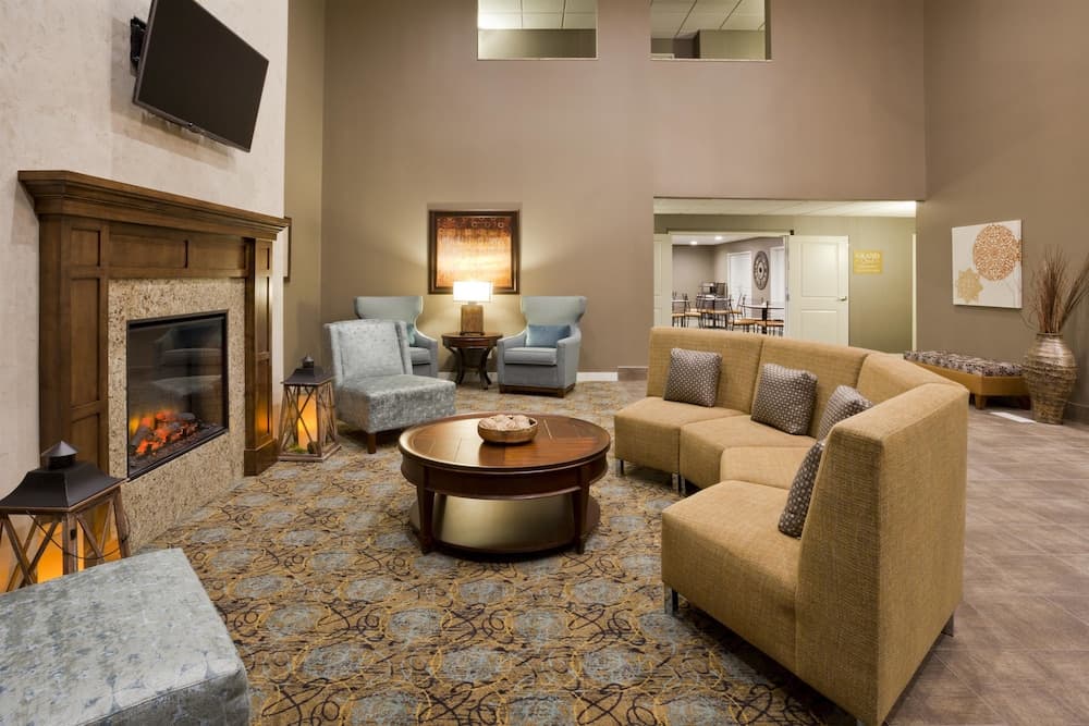 GrandStay Delano interior in Delano, MN — gallery photo 2