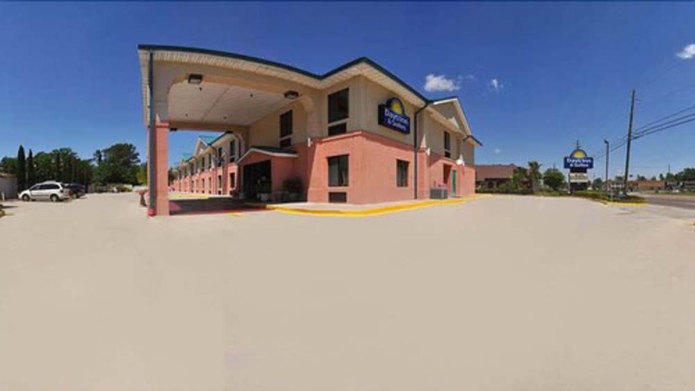 Days Inn by Wyndham Panama City/Callaway gallery photo in Panama City, FL — image 16