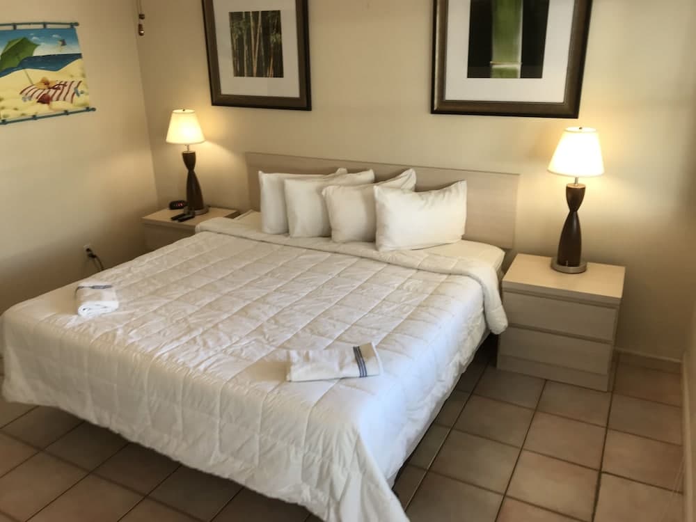 Miramar Beach Resort interior in St. Pete Beach, FL — gallery photo 2