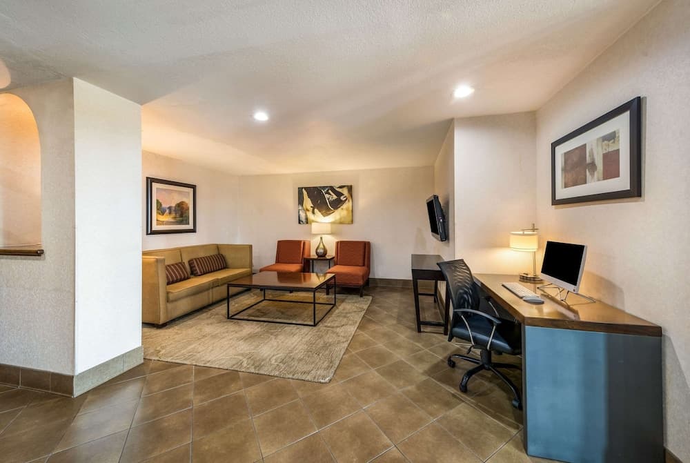 Quality Inn & Suites Garland - East Dallas property views in Garland, TX — gallery photo 3