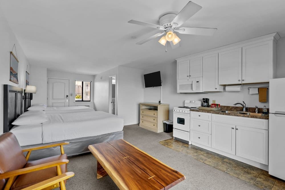 The Beach House interior in Carolina Beach, NC — gallery photo 2