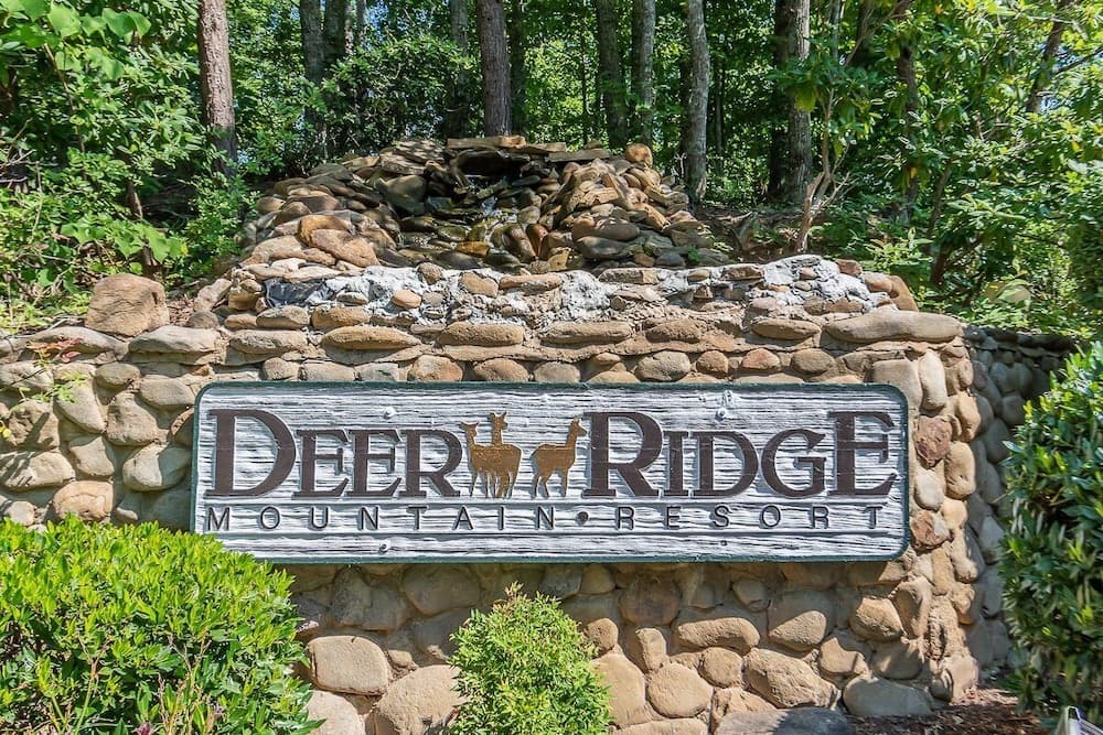 Deer Ridge Mountain Resort featured exterior or lobby in Gatlinburg, TN — similar hotel
