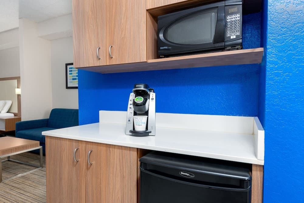 Holiday Inn Express & Suites Naples North - Bonita Springs by IHG gallery photo in Bonita Springs, FL — image 43