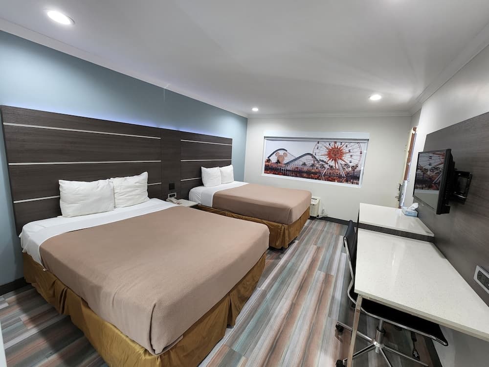 Travelodge by Wyndham Fullerton Near Anaheim gallery photo in Fullerton, CA — image 40