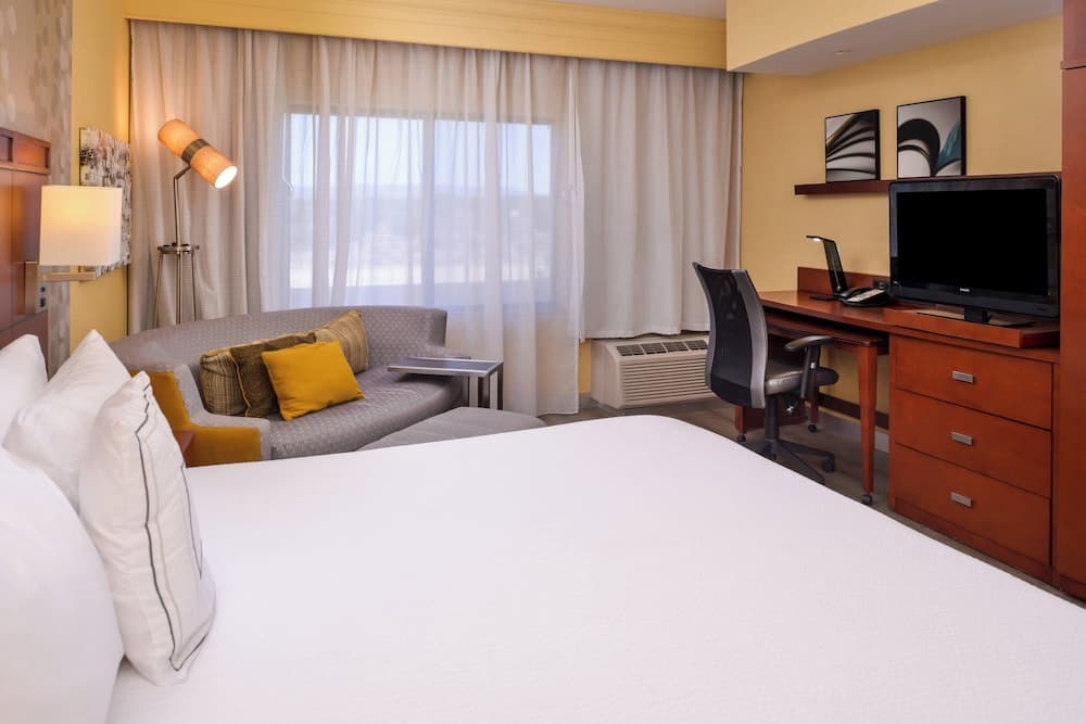 Courtyard Marriott Victorville gallery photo in Hesperia, CA — image 9