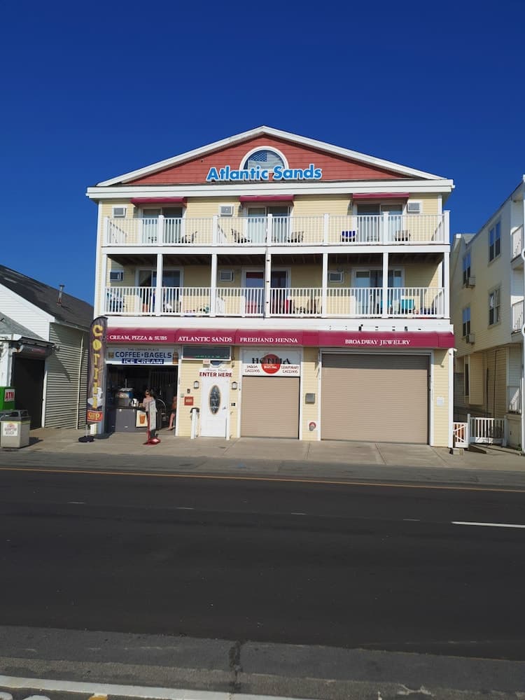 Atlantic Sands featured exterior or lobby in Hampton, NH — similar hotel