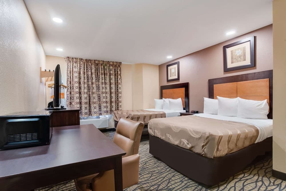 Quality Inn Lees Summit - Kansas City gallery photo in Lee's Summit, MO — image 6