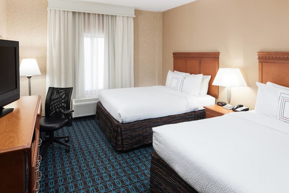 Fairfield Inn & Suites by Marriott Jacksonville Butler Blvd interior in Jacksonville, FL — gallery photo 2