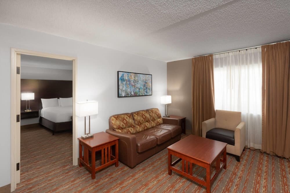 Endeavor Inn & Suites, Trademark Collection by Wyndham gallery photo in Topeka, KS — image 35