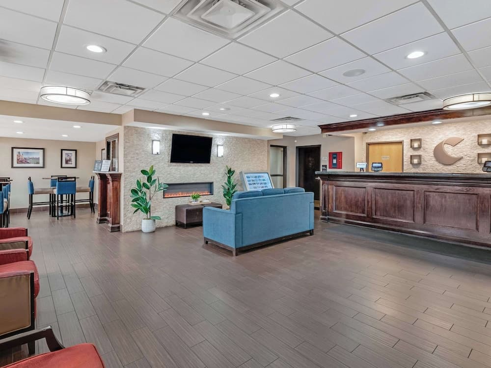 Comfort Inn Detroit Downtown interior in Detroit, MI — gallery photo 2