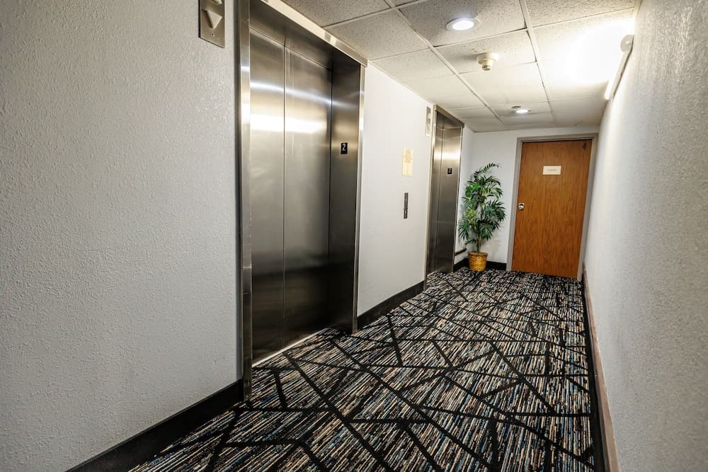 New Victorian Inn & Suites Omaha gallery photo in Omaha, NE — image 23
